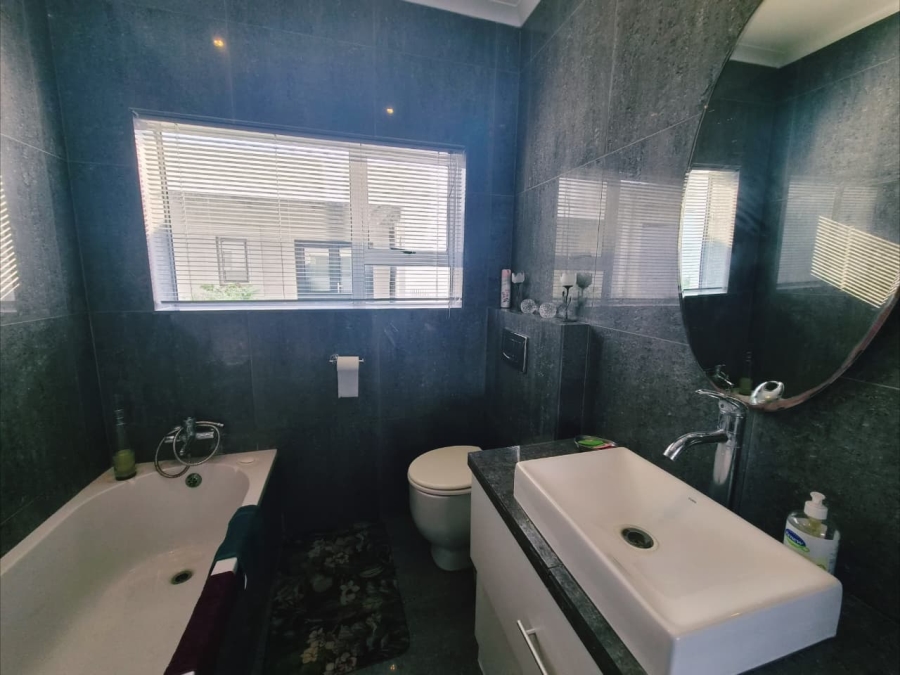 4 Bedroom Property for Sale in Stilbaai Wes Western Cape